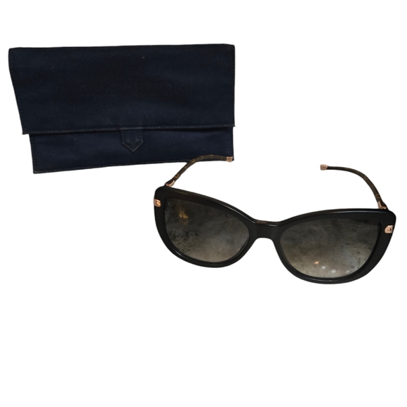 Authentic Louis Vuitton women's black sunglasses - Picture 9 of 9